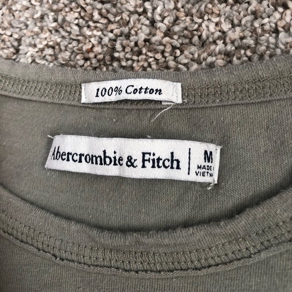 Abercrombie & Fitch women’s tee - Picture 2 of 2